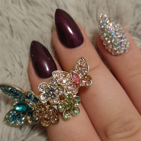 3/$20 - Two sparkly statement rings - Picture 3 of 3